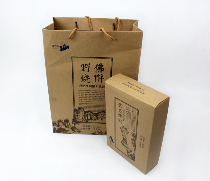 這樣原汁原味土特產(chǎn)禮品盒+手提袋套裝你也想要嗎？快來(lái)長(cháng)沙印刷廠(chǎng)日大彩印定制！