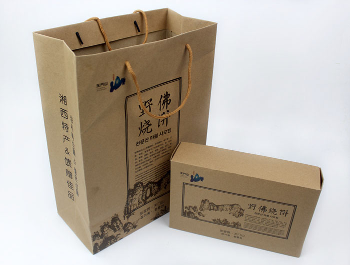 這樣原汁原味土特產(chǎn)禮品盒+手提袋套裝你也想要嗎？快來(lái)長(cháng)沙印刷廠(chǎng)日大彩印定制！